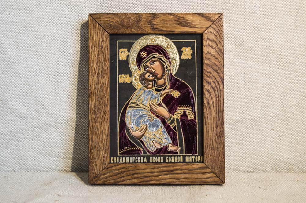 Икона Владимирской Богоматери из камня, купить в подарок для жены, картинка, изображение 1