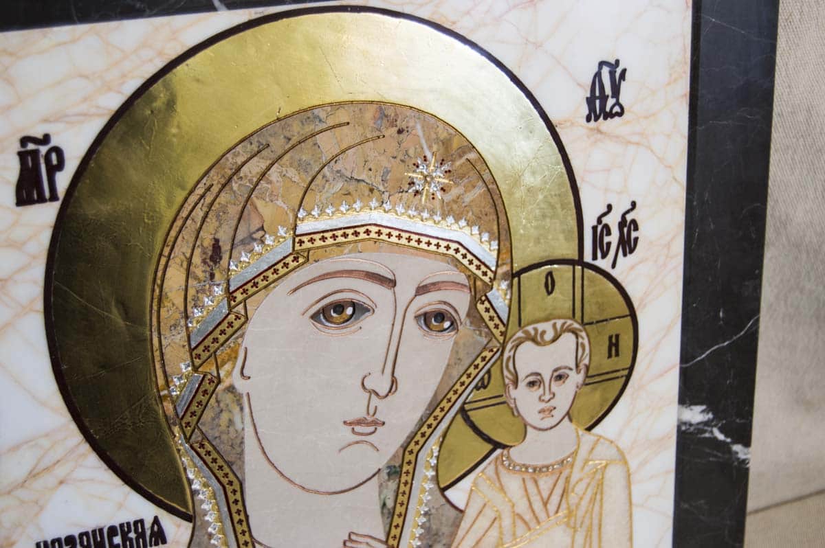 Резная Икона Казанской Божией Матери № 1-25-8 из мрамора, изображение, фото 1