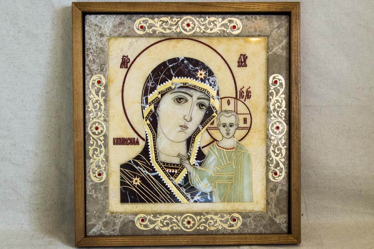 Резная Икона Казанской Божией Матери № 2-12-1 из мрамора, изображение, фото 1