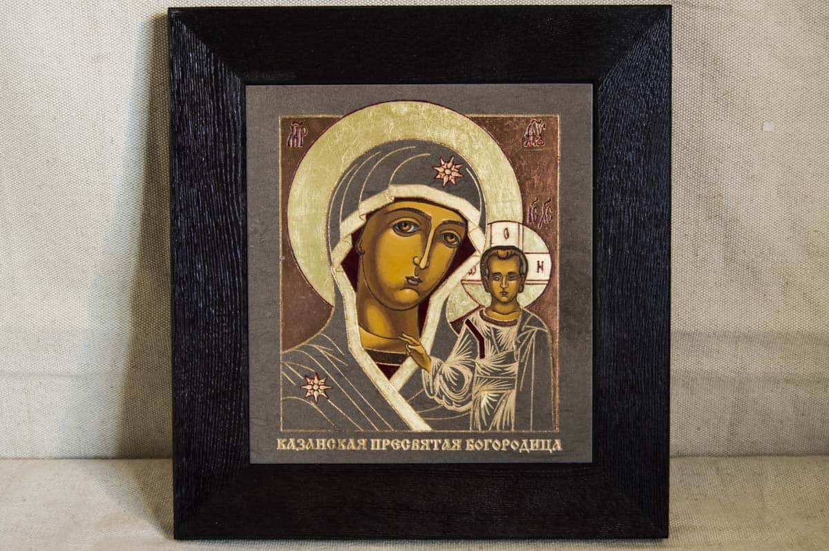 Икона Богородицы казанская из мрамора, деревянная рама, изображение, фото 1