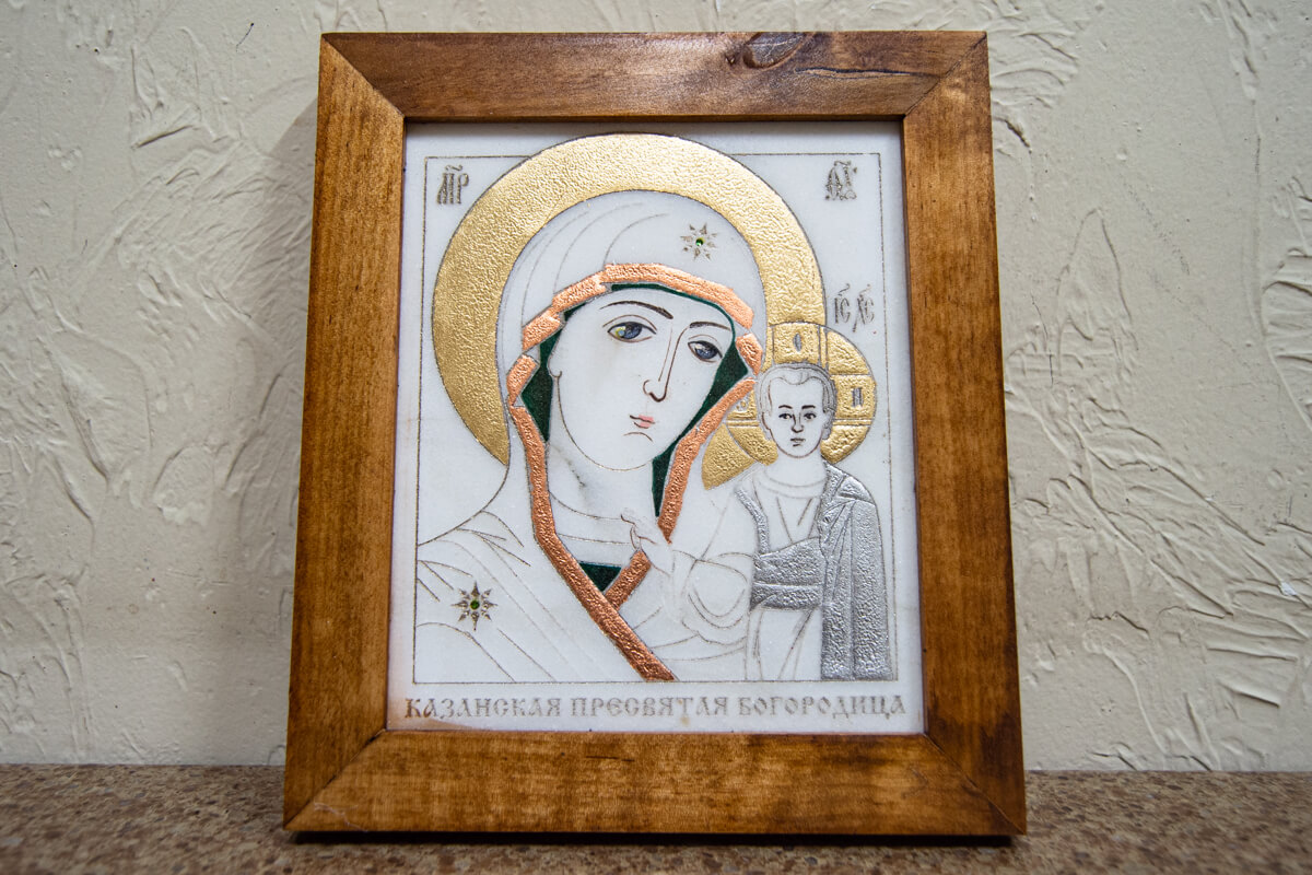 Икона Казанской Божией Матери № 6 из мрамора от Гливи, фото 3