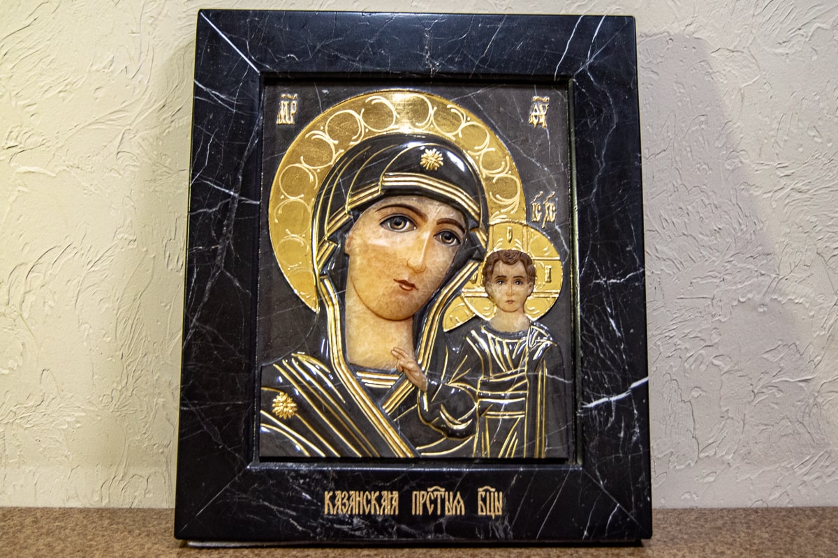 Икона Икона Казанской Божией Матери для защиты № 3-12-11 из мрамора, изображение, фото 1