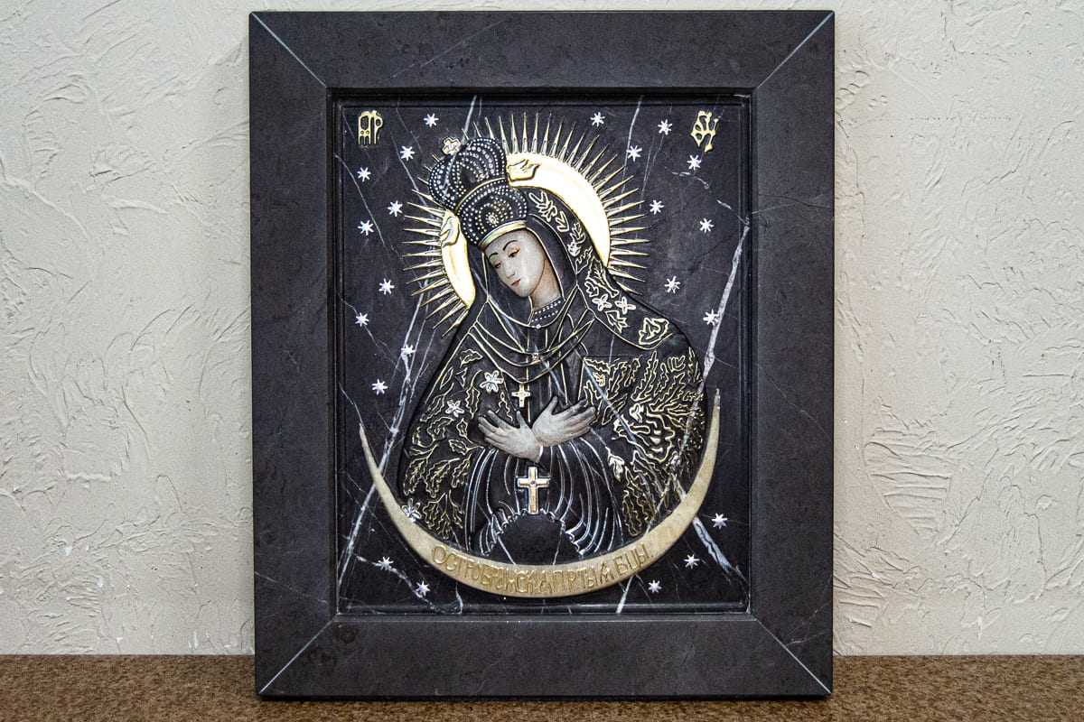 Резная икона Остробрамской Божьей Матери, каталог икон в интернет-магазине изображение, фото 1 
